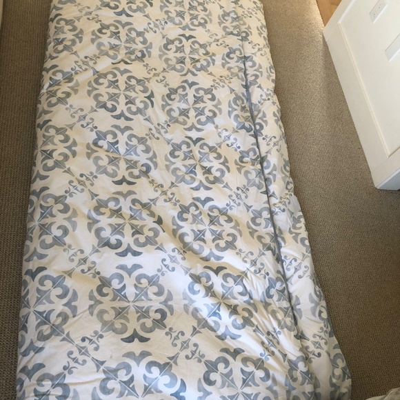 Serena & Lily Duvet and Shams Queen/Full - Picture 9 of 12